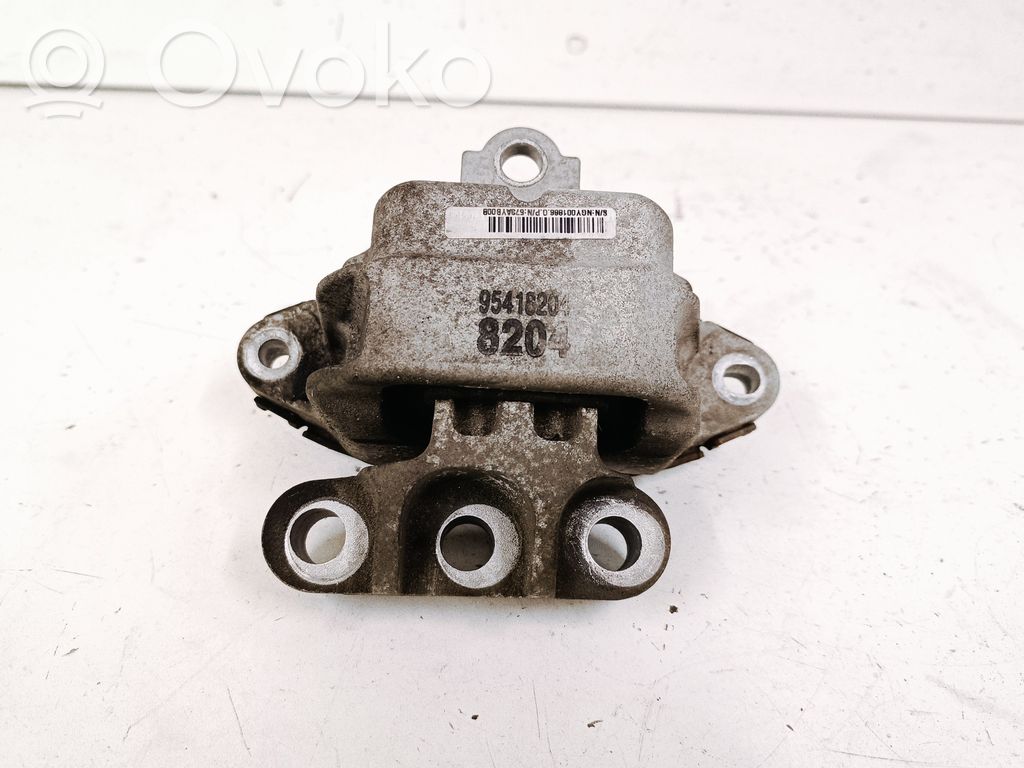Buick Encore I Engine mount bracket 