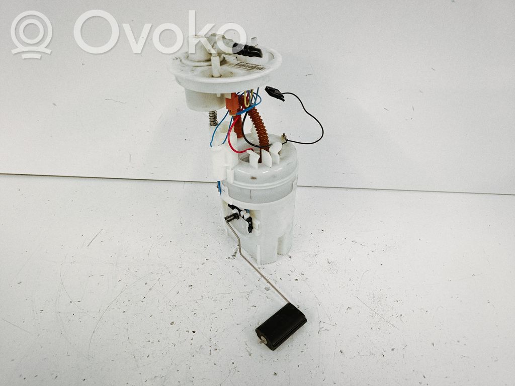 BMW X5M E70 Bomba interna de combustible 