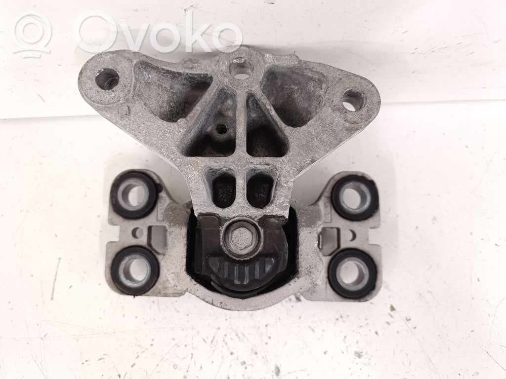 Volvo XC60 Engine mount bracket 