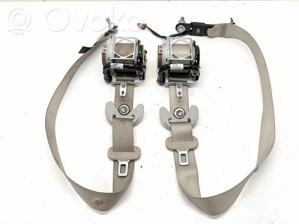 Subaru Outback (BS) Cinturón delantero 