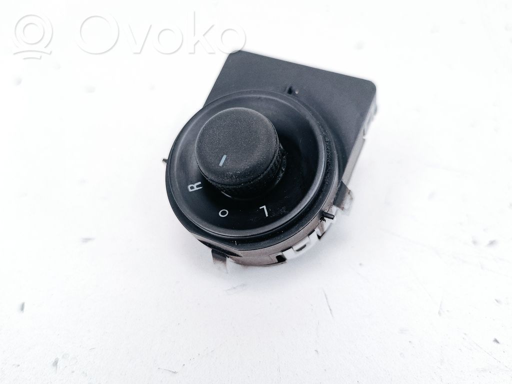 Buick Encore I Wing mirror switch 