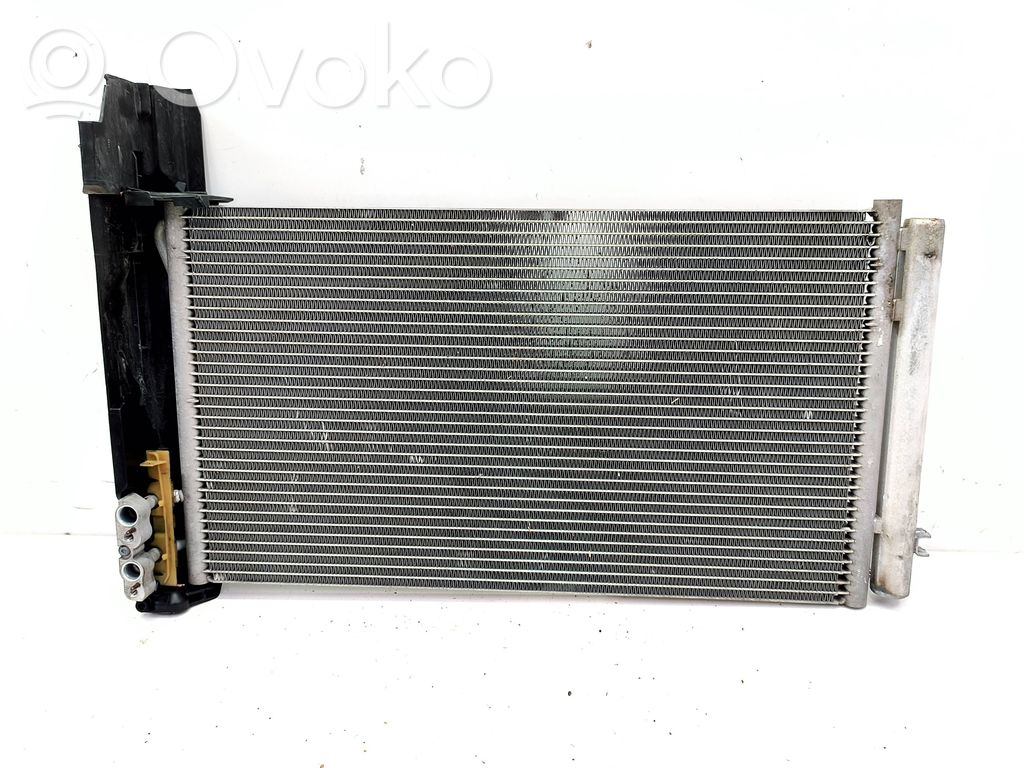 BMW X1 E84 Oro kondicionieriaus radiatorius aušinimo 