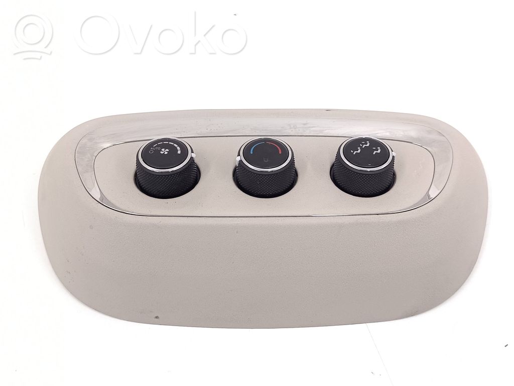Dodge Durango III Climate control unit 