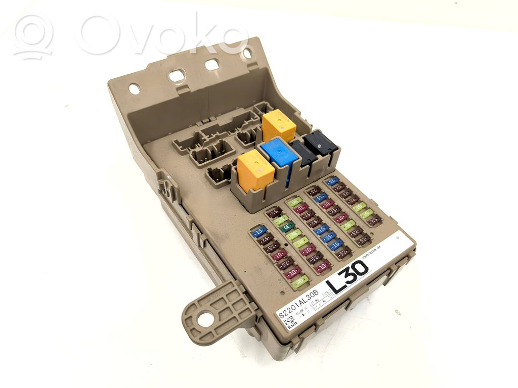 Fuse module   82201AL30B,JB004400N