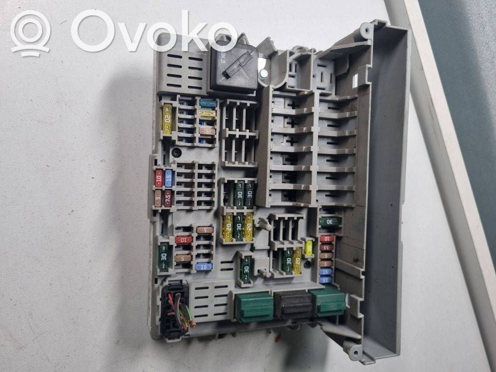 BMW 3 E90 E91 Fuse module 
