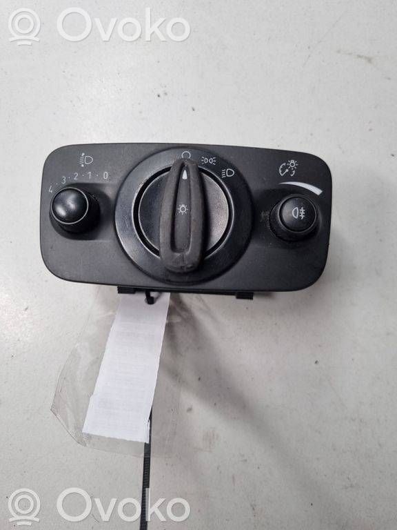 Light switch   10099372