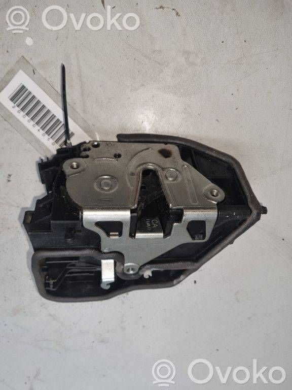 Rear door lock   7202147