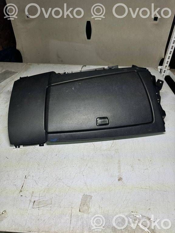 Glove box   712455416