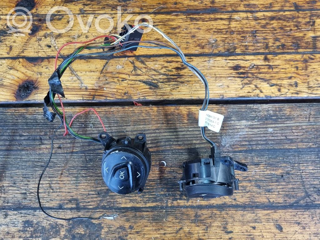 Boutons / interrupteurs volant   AM5T14K147CA,14JUL30GR1
