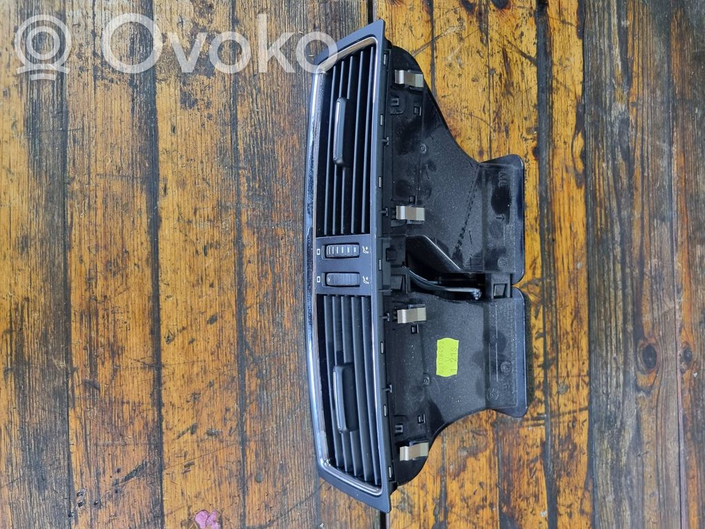 Skoda Superb B6 (3T) Grilă ventilație centrală 