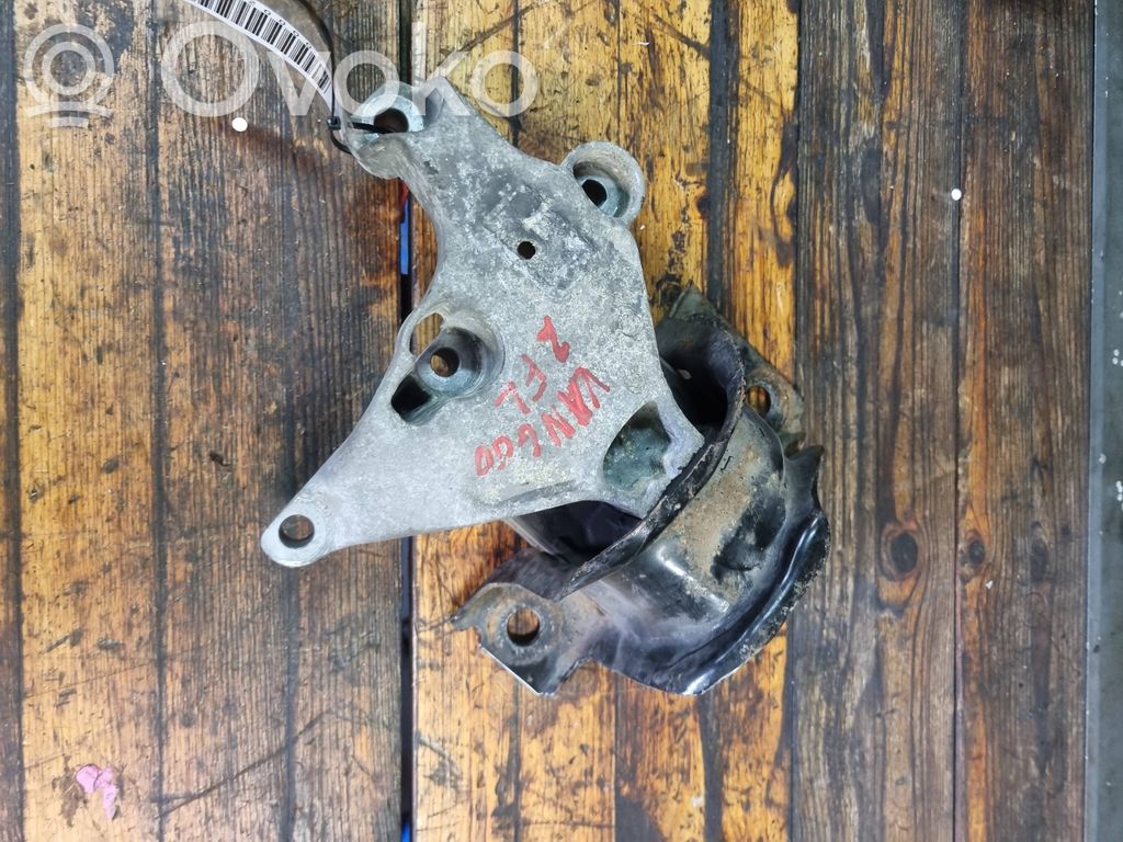 Renault Kangoo I Engine mount bracket 