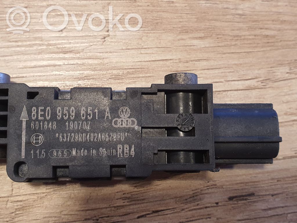 Airbagsensor Crashsensor Drucksensor   8E0959651A,8E0959651A