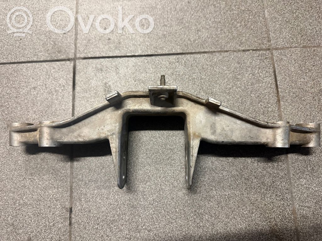 Porsche Boxster 987 Engine mounting bracket 