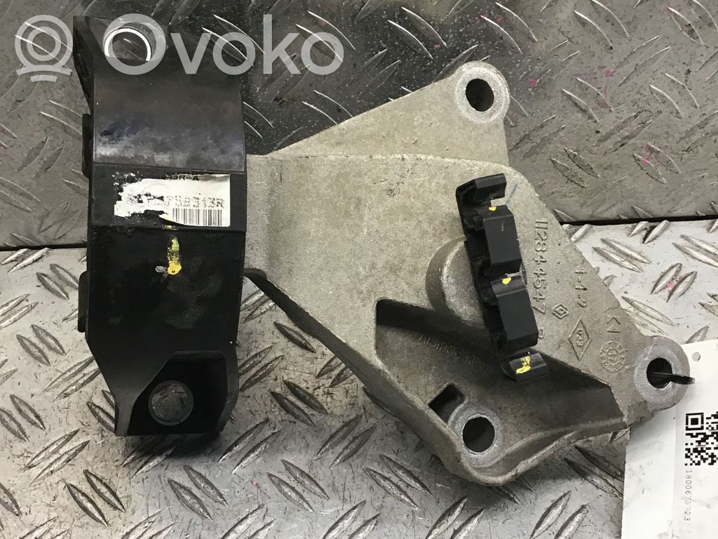 Dacia Sandero Engine mounting bracket 