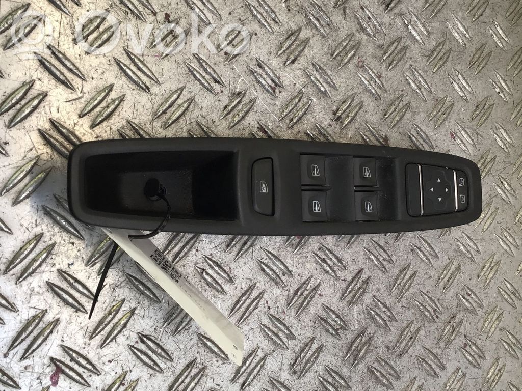 Renault Clio IV Przyciski szyb 