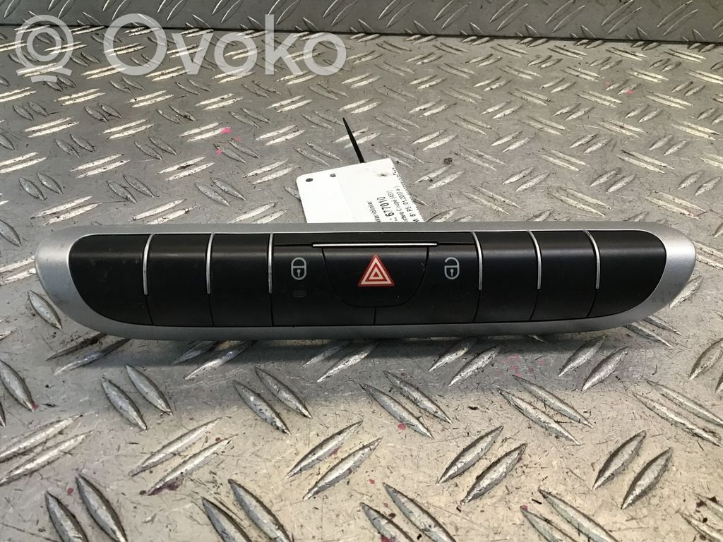 Smart ForTwo II Botón interruptor de luz de peligro 