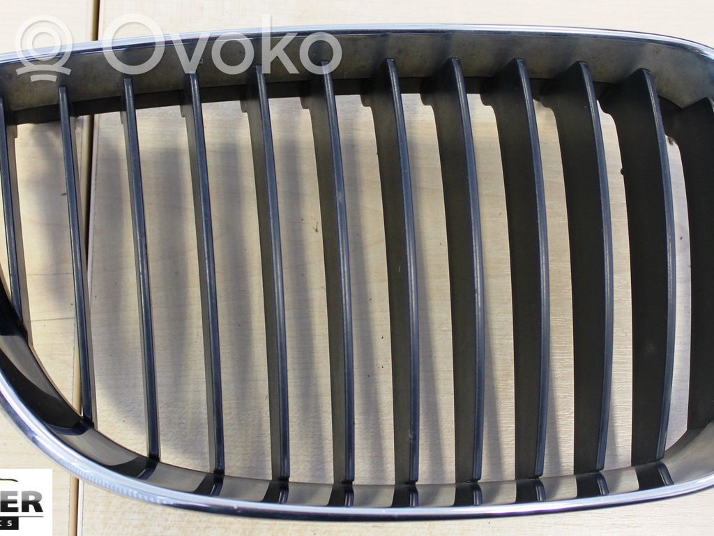 Front bumper upper radiator grill