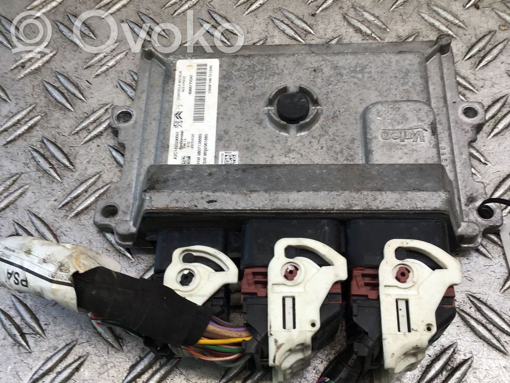 Peugeot 108 Engine control unit/module 