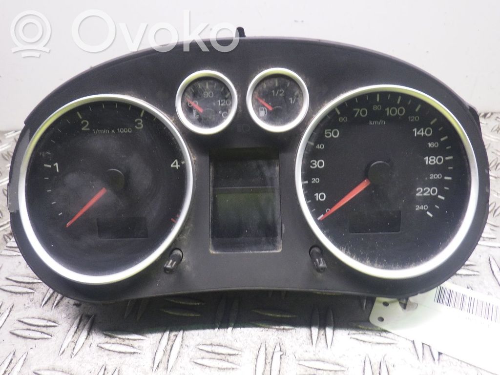 Audi A2 Speedometer (instrument cluster) 