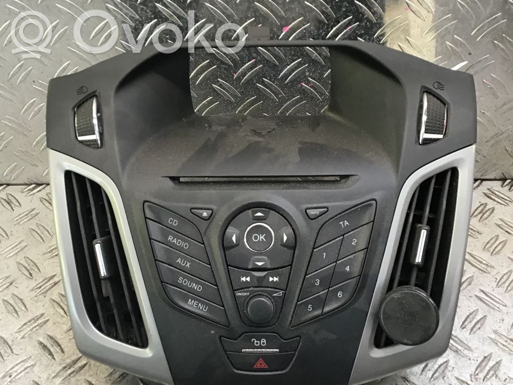 Head unit multimedia control   AM5T18K811AD