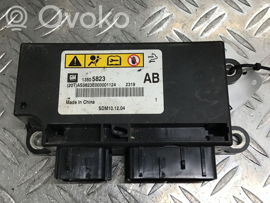 Opel Astra J Centralina/modulo airbag 