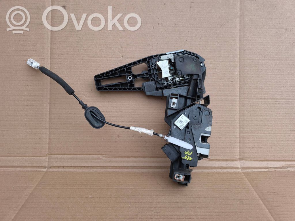 Ford Mondeo MK V Priekšpusē slēdzene 