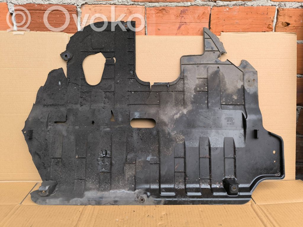 Hyundai i30 Engine splash shield/under tray 