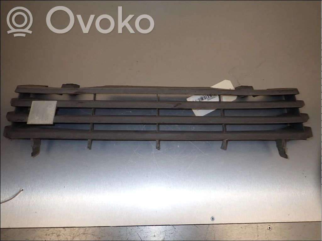 Citroen C15 Etupuskurin ylempi jäähdytinsäleikkö 