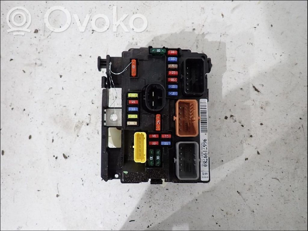 Peugeot 207 Fuse module 