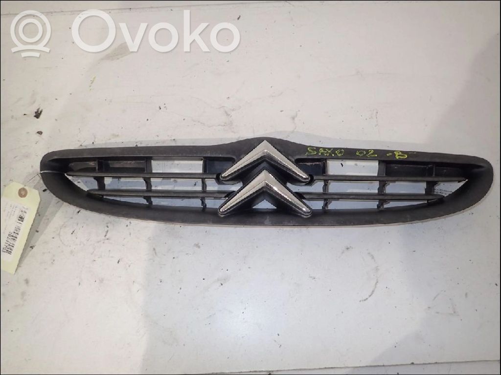 Citroen Saxo Etupuskurin ylempi jäähdytinsäleikkö 