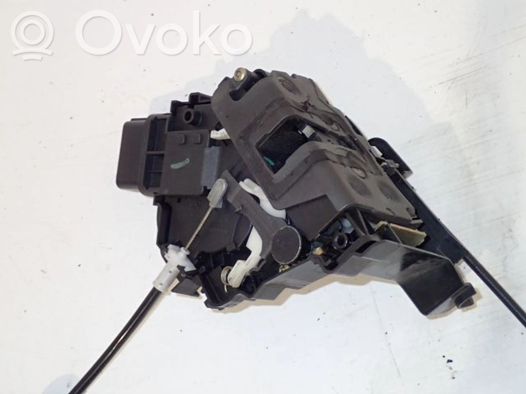 Ford C-MAX I Priekšpusē slēdzene 