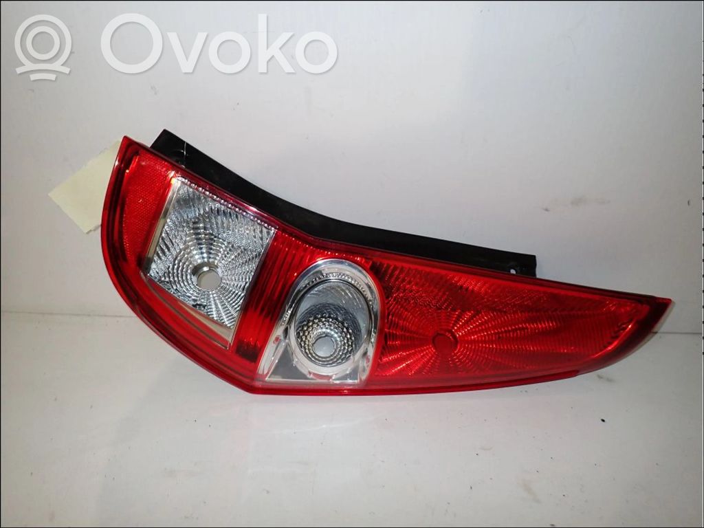 Suzuki Splash Aizmugurējais lukturis virsbūvē 