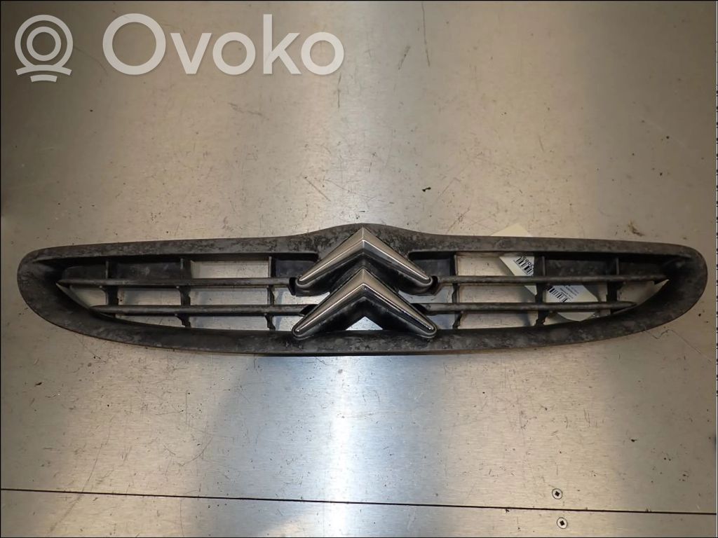 Citroen Saxo Etupuskurin ylempi jäähdytinsäleikkö 
