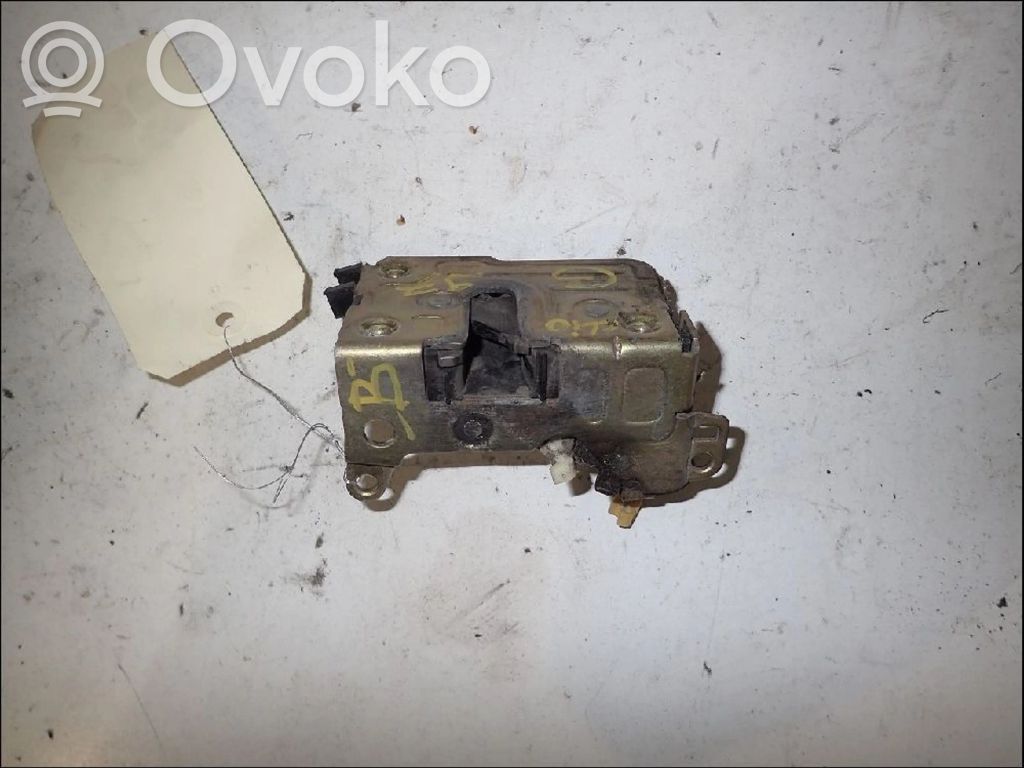 Renault Clio I Front door lock 