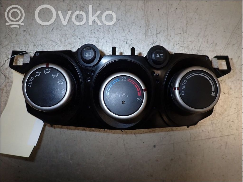 Mazda 2 Climate control unit 