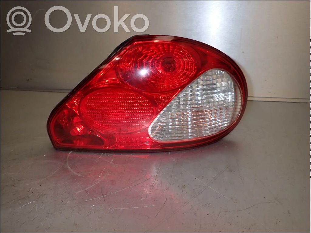 Jaguar X-Type Aizmugurējais lukturis virsbūvē 