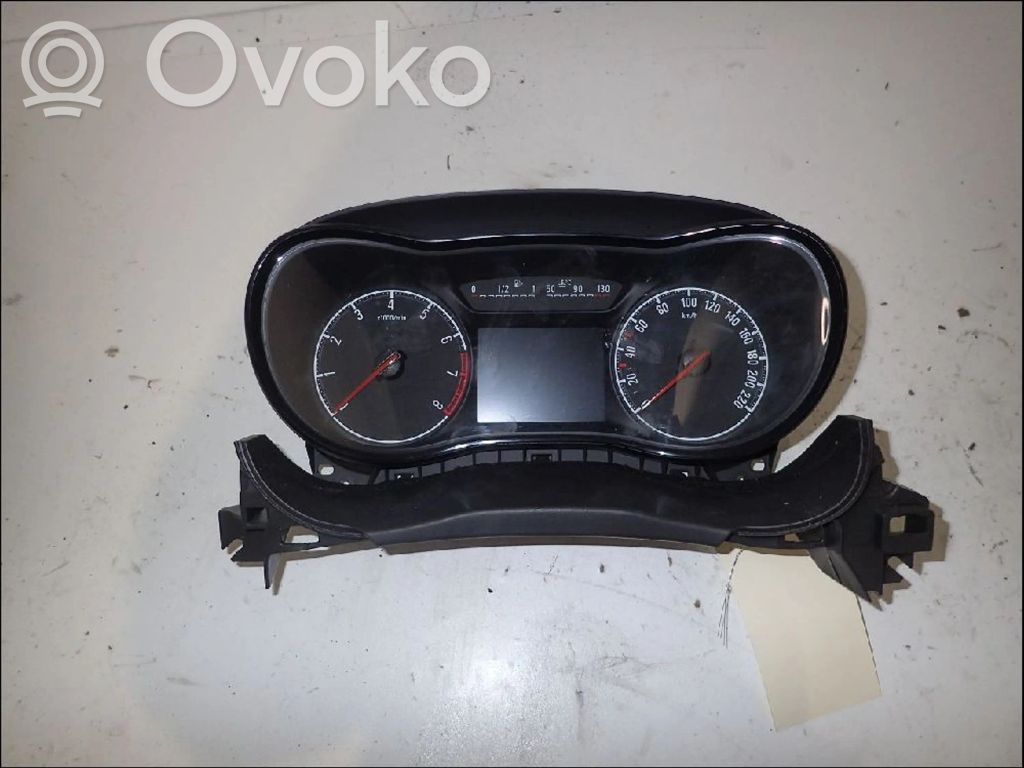 Opel Corsa E Spidometrs (instrumentu panelī) 