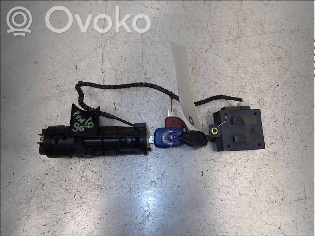 Fiat Punto (176) Ohjauspyörän lukitus 