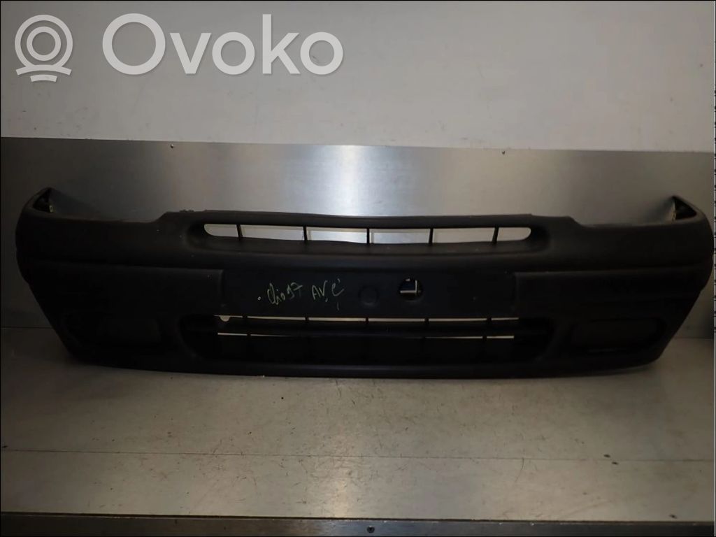 Renault Clio I Parachoques delantero 
