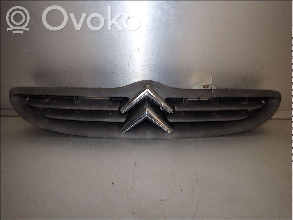 Citroen Saxo Etupuskurin ylempi jäähdytinsäleikkö 