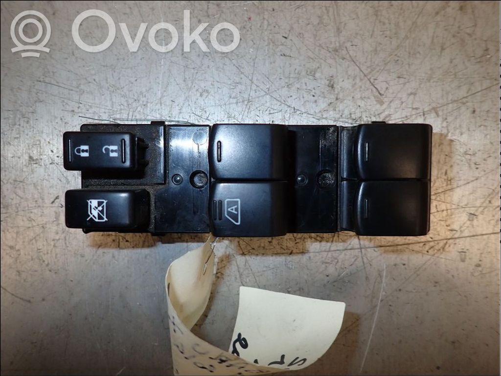 Subaru XV I Electric window control switch 