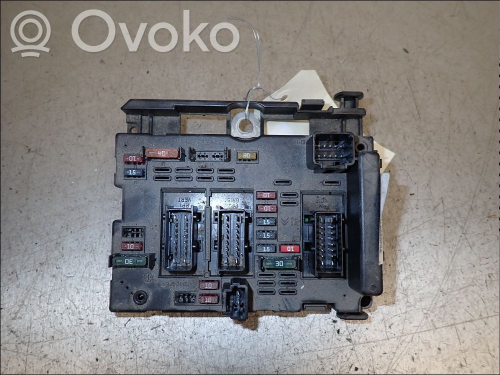 Peugeot 307 Fuse module 