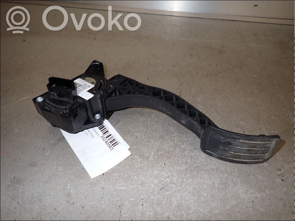 Accelerator throttle pedal   9836042280