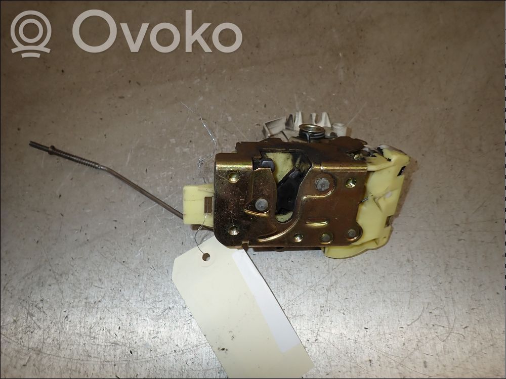 Priekšpusē slēdzene   4057982