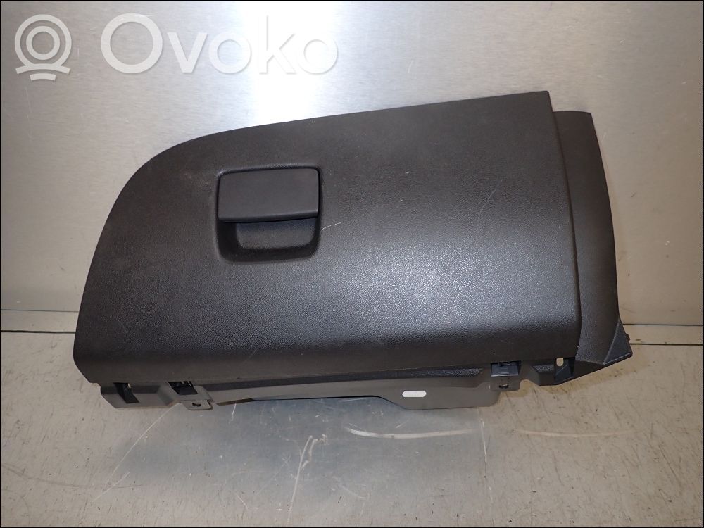 Opel Corsa E Daiktadėžė 