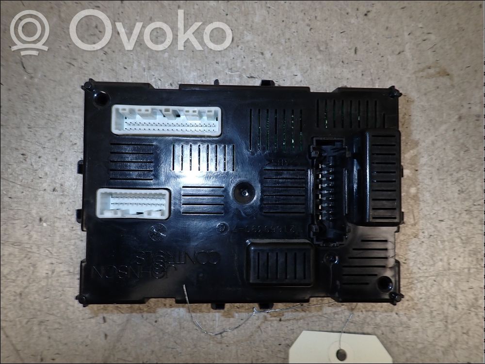 Renault Clio III Fuse module 