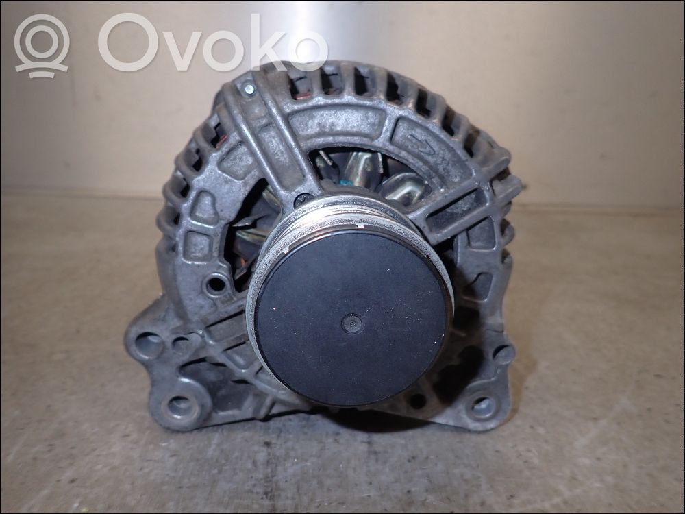 Volkswagen Polo IV 9N3 Alternator 