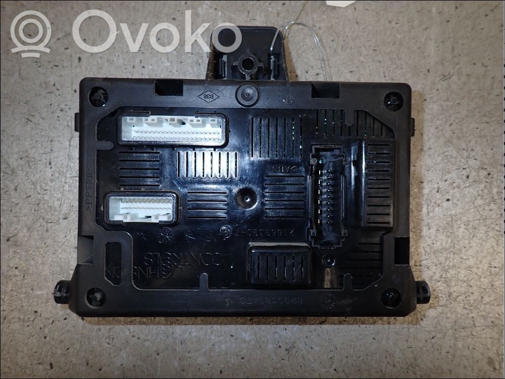 Renault Clio III Fuse module 