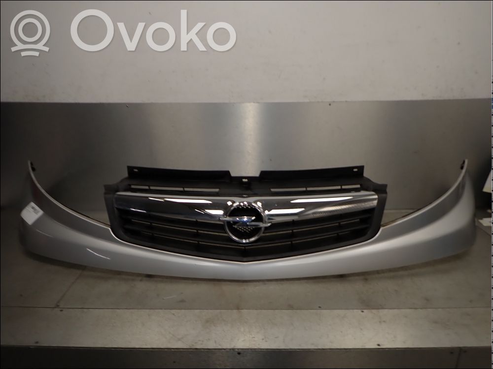 Opel Vivaro Etupuskurin ylempi jäähdytinsäleikkö 