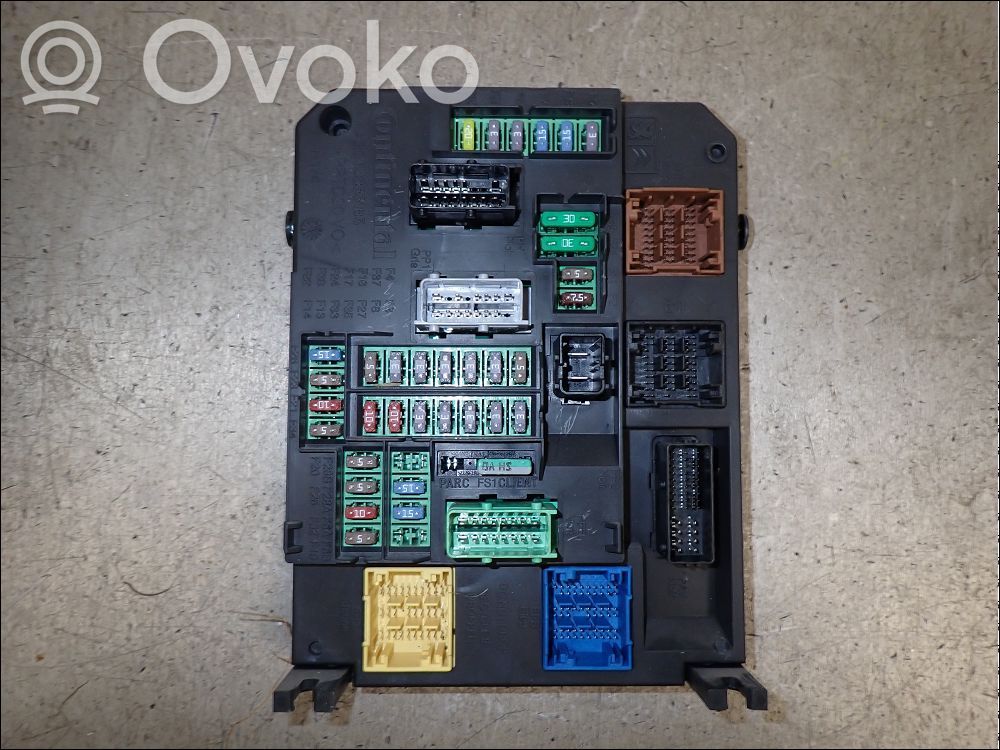 Citroen C4 II Picasso Fuse module 
